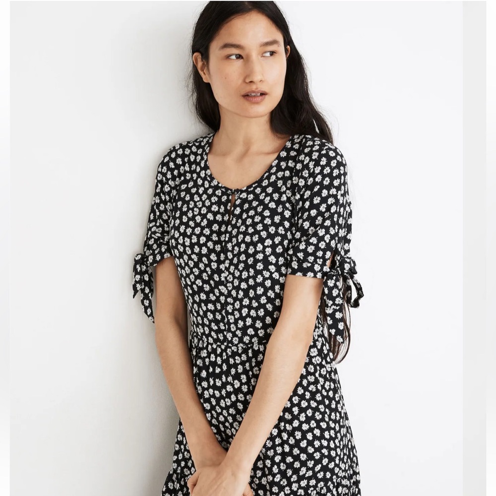 Madewell Tie-Sleeve Tiered Midi Dress in Woodcut Flowers